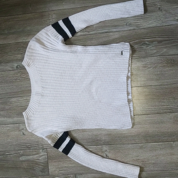 3/$30 Hollister Ribbed Sweater XS